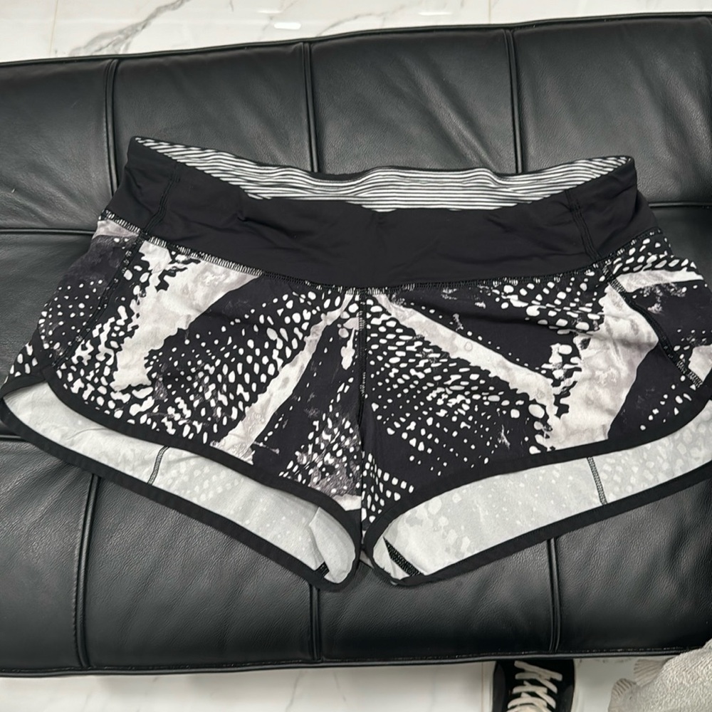 Lululemon low rise speed up 2.5